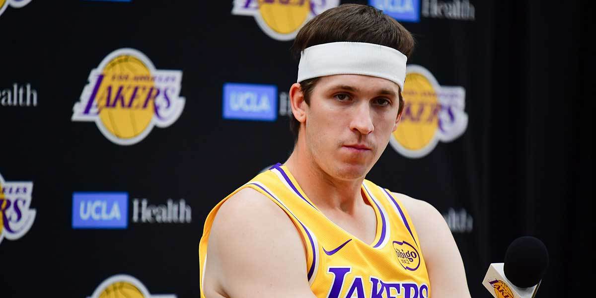 虎牙体育直播-回忆杀,湖人里夫斯回忆戴维斯在东契奇交易后发来的群聊信息